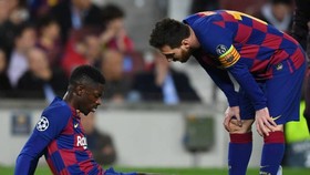 Ousmane Dembele tiếp tục đẩy Barca vào tính thế khó vì vấn đề thể trạng. Ảnh: Getty Images