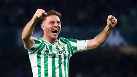 Lão tướng Joaquin tạo nên kỷ lục mà Lionel Messi khó chạm được đến. Ảnh: Getty Images