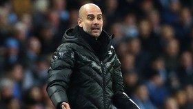 HLV Pep Guardiola đang đối mặt những vấn đề không thể kiểm soát. Ảnh: Getty Images