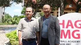 Bầu Đức là người trả lương cho HLV Park Hang-seo. Nguồn: VOV