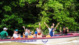 Du khách tham quan di tích lịch sử Chiến khu Rừng Sác ở huyện Cần Giờ, TPHCM