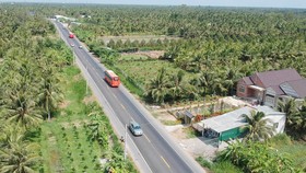 Đường BOT qua thị xã Cai Lậy, tỉnh Tiền Giang. Ảnh: THÀNH TRÍ
