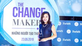 Người sửa “lỗi của tạo hóa”