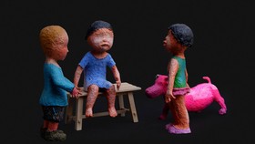Triển lãm Giấy và keo của Đinh Công Đạt trưng bày tại Mỹ