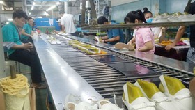 Dây chuyền sản xuất giày tại một doanh nghiệp Việt Nam