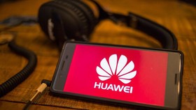 Huawei is reportedly giving staff $286m in bonuses for sticking through US ban