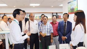 Giới thiệu với đoàn báo chí Myanmar về trung tâm báo chí TPHCM