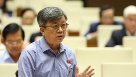 Đại biểu Trương Trọng Nghĩa phát biểu. Ảnh: TTXVN