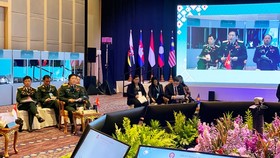 Bộ trưởng Ngô Xuân Lịch phát biểu tại ADMM hẹp. Ảnh: QĐND