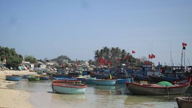 Tuyên truyền giải pháp giúp ngư dân khai thác hải sản đúng pháp luật