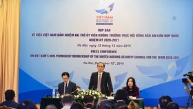 Thứ trưởng Bộ Ngoại giao Lê Hoài Trung chủ trì buổi họp báo