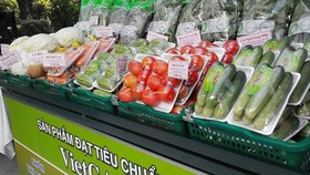 produce to participate in the fair meet certification of VietGAP, Global GAP