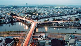 Cầu chữ Y phía Quận 5. Ảnh: Vanchuongphuongnam
