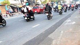 Tái lập mặt đường sơ sài không đảm bảo an toàn giao thông