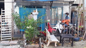 Rào chắn hành lang an toàn đường sắt bị cắt phá