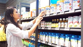 Siêu thị cao cấp Finelife thu hút khách hàng trong ngày đầu khai trương