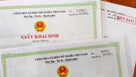 Làm thế nào để đổi họ theo cha là liệt sĩ?