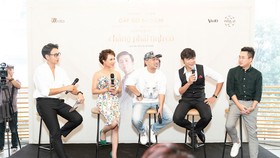 Ca sĩ Uyên Linh và Lân Nhã trong buổi họp báo giới thiệu liveshow “Chẳng phải tình cờ”