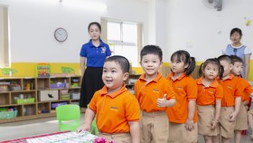Chương trình Sữa học đường triển khai luôn luôn bắt đầu từ bậc học mầm non để cung cấp đầy đủ chất dinh dưỡng cho những "mầm xanh" thật khỏe mạnh, vững vàng lớn lên cùng năm tháng