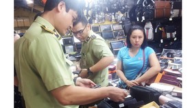 Cuối năm, tràn ngập hàng gian, hàng giả