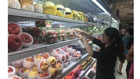 Trái cây ngoại ồ ạt vào Việt Nam