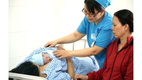 Thay đổi nhận thức về nuôi con bằng sữa mẹ