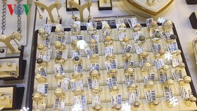 Giá vàng trong nước và thế giới đồng loạt quay đầu giảm
