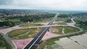 Dự án cao tốc Bắc-Nam: Tránh núp bóng nhà đầu tư nội