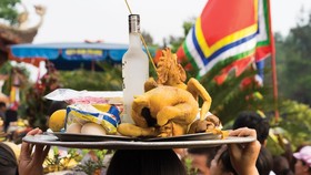 Thầy cúng tràn ngập mạng
