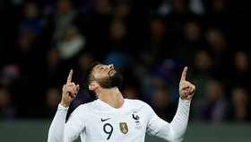Olivier Giroud ăn mừng bàn thắng