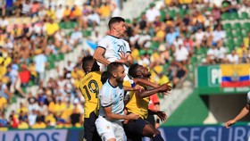 Đè bẹp Ecuador 6-1, Argentina không cần Messi