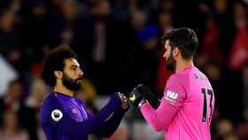 Mo Salah và thủ thành Alison