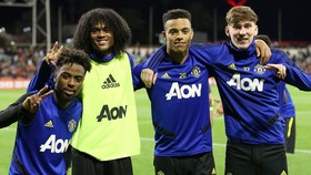 Angel Gomes, Tahith Chong, Mason Greenwood và James Garner sẽ... đá chính ở Astana