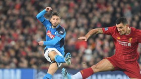 Dries Mertens và Dejan Lovren
