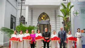Cắt băng khánh thành trường mầm non Thế giới Mặt trời - Little Em's