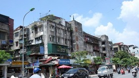 Một khu tập thể cũ nằm trên đường Thanh Nhàn, phường Thanh Nhàn, quận Hai Bà Trưng. (Ảnh: Tuấn Anh/TTXVN)