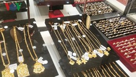 Giá vàng trong nước và thế giới cùng giảm nhẹ.