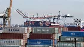 Hàng hóa Trung Quốc xếp cảng Long Beach ở bang California, Mỹ ngày 14/9/2019. (Nguồn: AFP/TTXVN)
