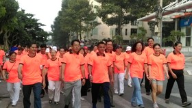 Đi bộ đồng hành vì người nghèo