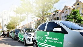Xe ô tô kinh doanh vận tải hành khách sử dụng hợp đồng điện tử dưới 9 chỗ phải có niên hạn sử dụng không quá 12 năm (tính từ năm sản xuất)