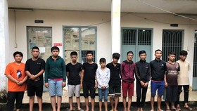 Nhóm đối tượng tại công an.
