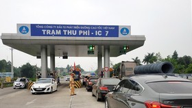 Trạm thu phí trên cao tốc Nội Bài - Lào Cai