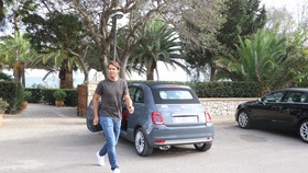 Nadal ở bên ngoài Nhà hàng La Fortaleza