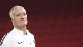 Didier Deschamps thử nghiệm 3-5-2