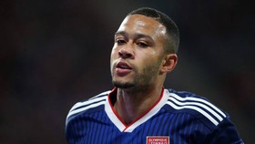 Memphis Depay lại tỏa sáng trong màu áo Lyon