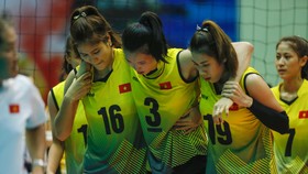 Chủ công Trần Thị Thanh Thuý dính chấn thương trong trận gặp Altay (Kazakhstan). Ảnh Minh Hoàng