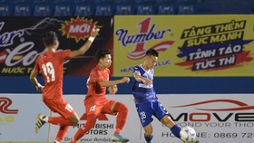 B.Bình Dương chật vật vượt qua U20 Myanmar. Ảnh: Nguyễn Nhân