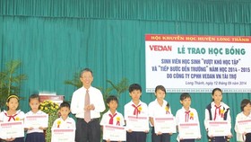 Vedan tặng hơn 100 suất học bổng cho học sinh vượt khó học tập