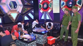 Phát hiện 68 đối tượng đang “phê” ma túy trong quán karaoke