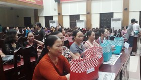 Tặng 1.000 giỏ đi chợ thân thiện với môi trường cho phụ nữ Đà Nẵng